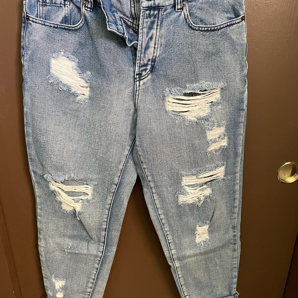 Ripped, high waisted jeans